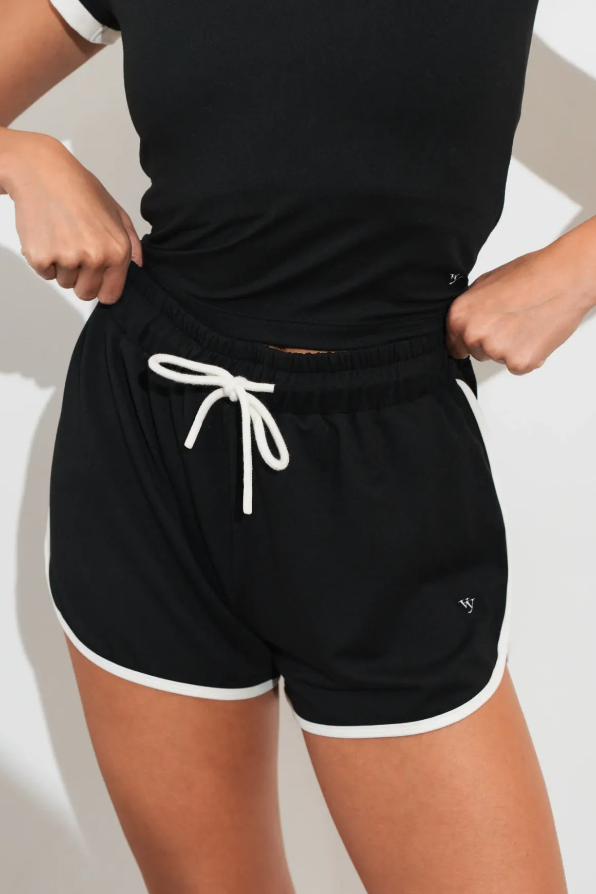 Vitality Motive® Dolphin Short - Midnight Contrast